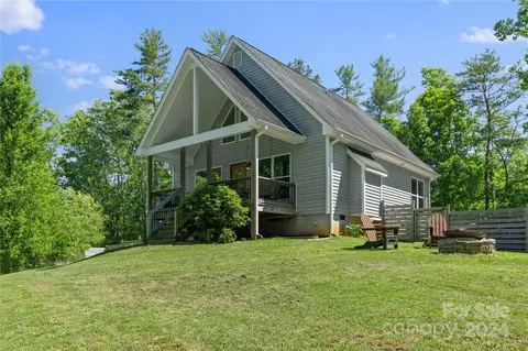 15 Darley Trl, Weaverville, NC 28787