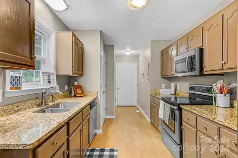 8304 Cedar Bark St, Hickory, NC 28602 photo 9