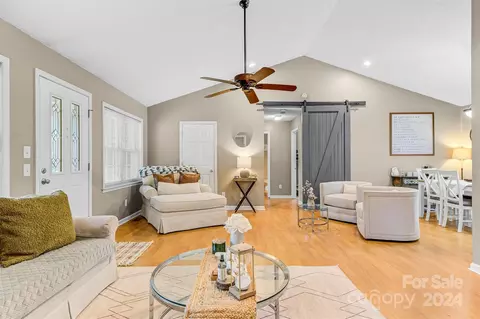 8304 Cedar Bark St, Hickory, NC 28602 photo 2