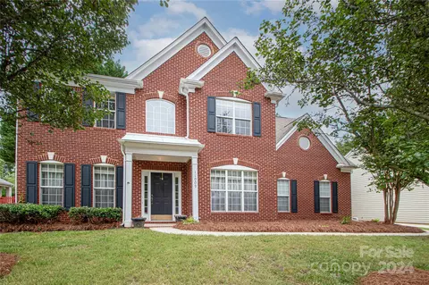 11009 Knight Castle Dr, Charlotte, NC 28277