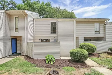 7803 Hummingbird Ln, Charlotte, NC 28212
