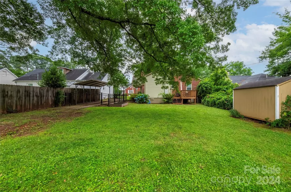 Exterior - 2346 Morton St, Charlotte, NC 28208 photo 6 of 7