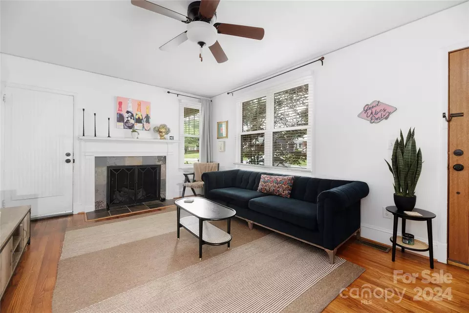 Living - 2346 Morton St, Charlotte, NC 28208 photo 1 of 2