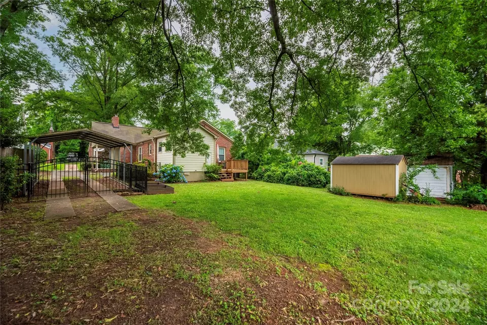 Exterior - 2346 Morton St, Charlotte, NC 28208 photo 5 of 7