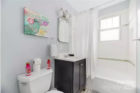 Bath - 2346 Morton St, Charlotte, NC 28208 photo 1 of 1