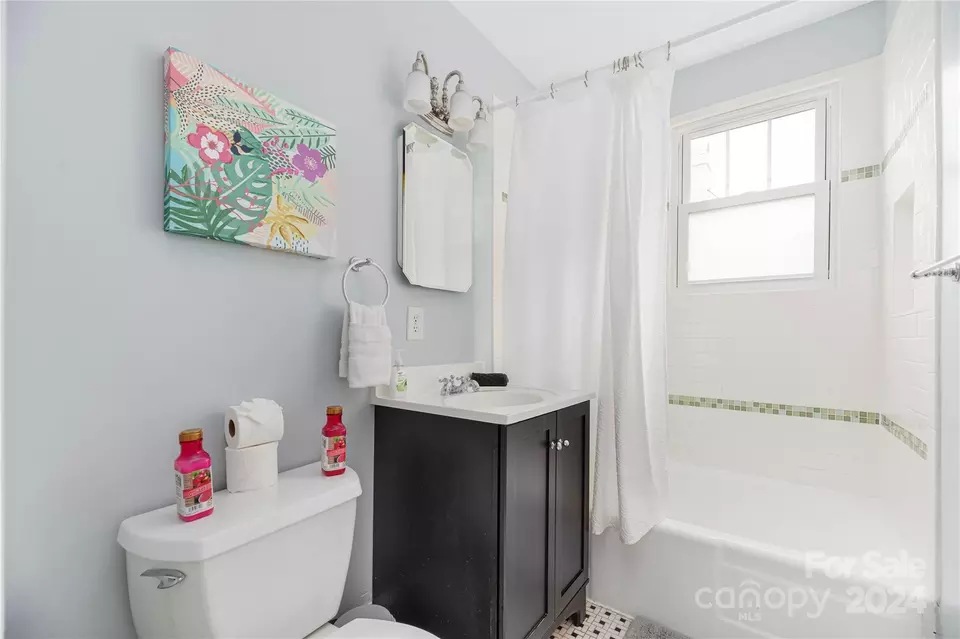 Bath - 2346 Morton St, Charlotte, NC 28208 photo 1 of 1