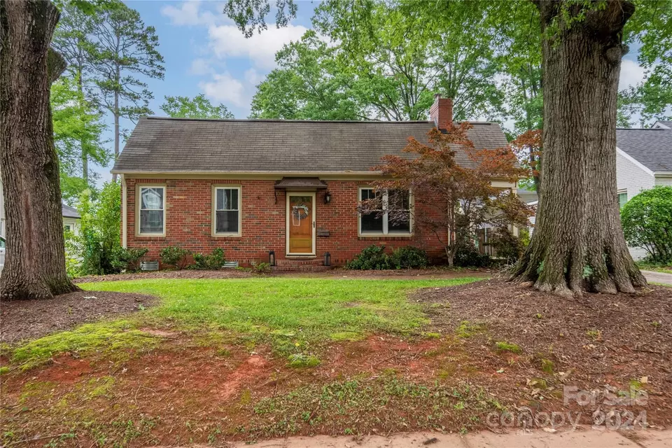 Exterior - 2346 Morton St, Charlotte, NC 28208 photo 1 of 7