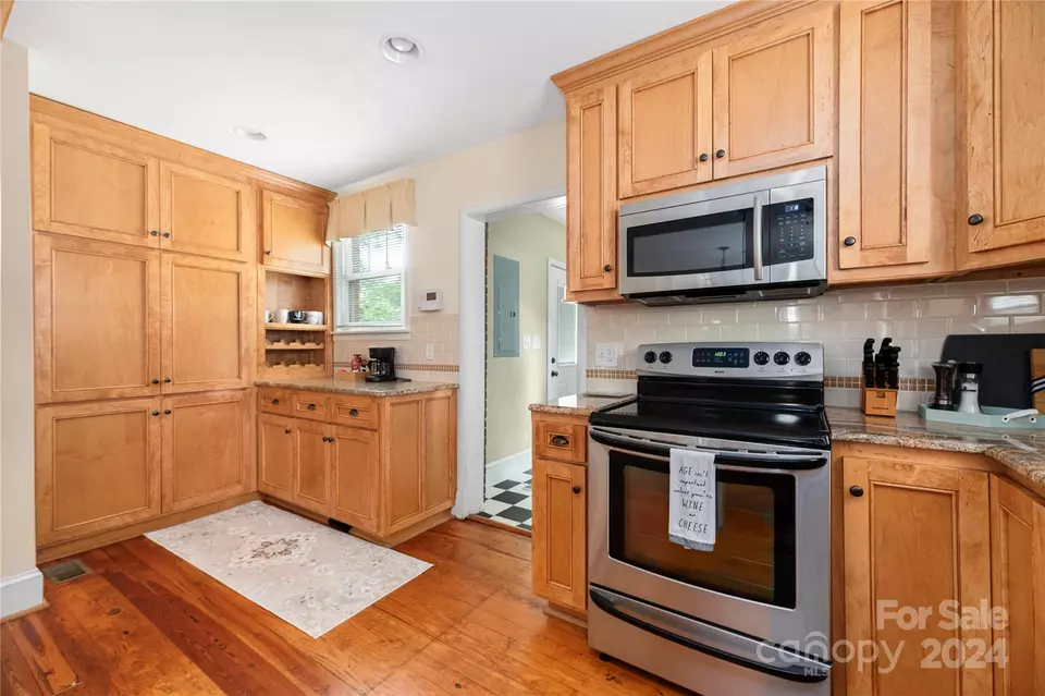 Kitchen - 2346 Morton St, Charlotte, NC 28208 photo 3 of 4