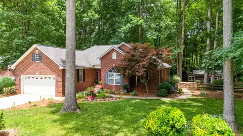 6014 Bryant Ln, Waxhaw, NC 28173