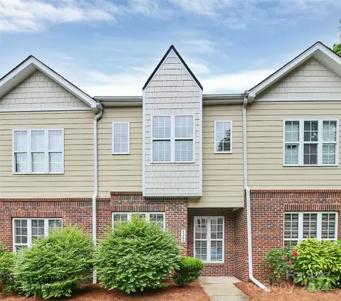 4364 Yoruk Forest Ln, Charlotte, NC 28211