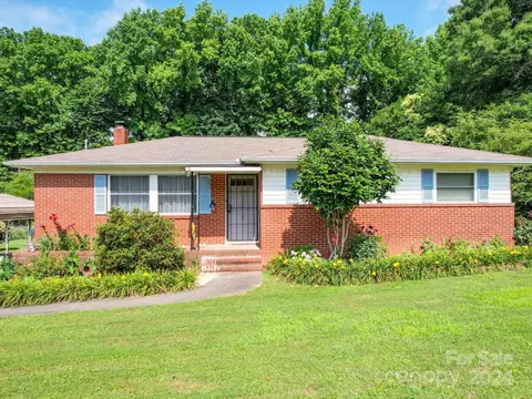4730 Dogwood Pl, Charlotte, NC 28212