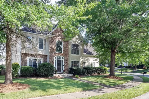 9125 Sandpiper Dr, Charlotte, NC 28277