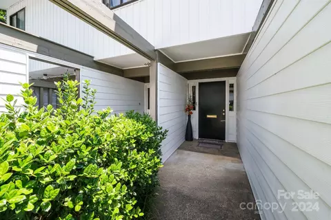 3723 Winding Creek Ln, Charlotte, NC 28226