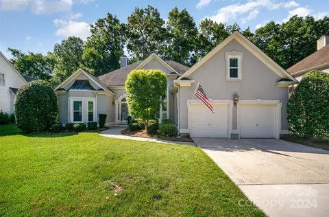 12829 Landing Green Dr, Charlotte, NC 28277