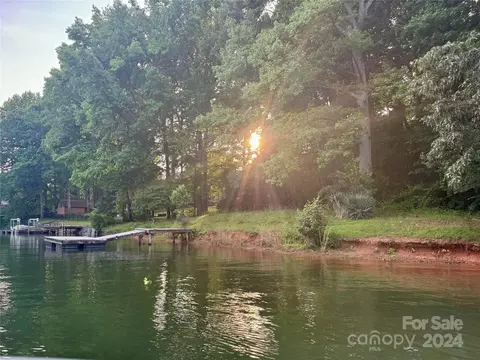 122 Stover Rd, Mooresville, NC 28117