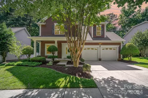 10206 Victoria Blake Dr, Cornelius, NC 28031