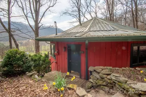 375 Tobacco Rd, Cullowhee, NC 28723