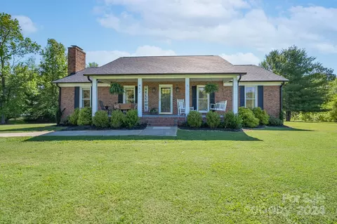 452 Leisure Ln, Catawba, SC 29704
