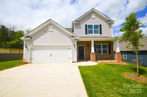 175 Farmwood Trl, Waynesville, NC 28786