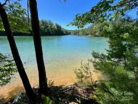 5124 Lighthouse Ct, Morganton, NC 28655 photo 2