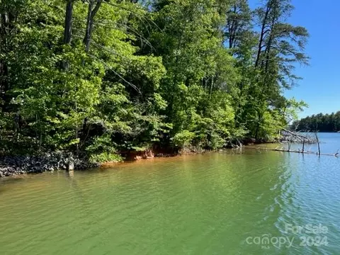 5124 Lighthouse Ct, Morganton, NC 28655 photo 3