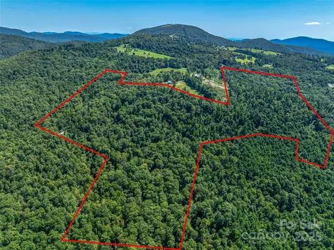 632 Justus Case Mountain Pl, Hendersonville, NC 28792