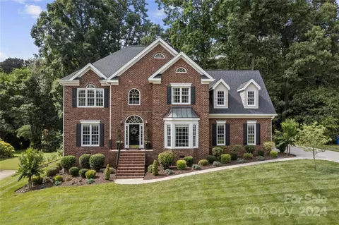 272 Castles Gate Dr, Mooresville, NC 28117