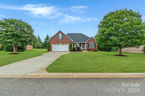 125 Postell Dr, Statesville, NC 28625