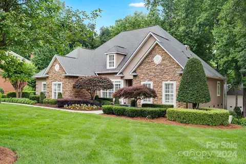 901 Weymouth Dr, Gastonia, NC 28056