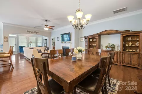 Dining - 3406 Streamside Dr, Davidson, NC 28036 photo 2 of 2