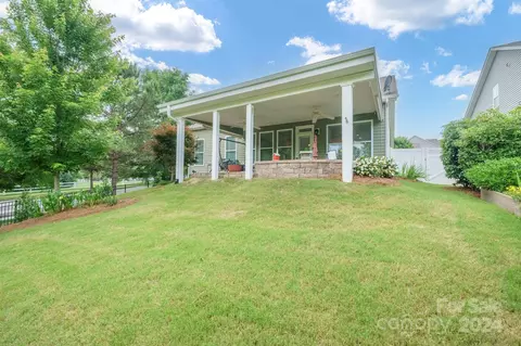 Exterior - 3406 Streamside Dr, Davidson, NC 28036 photo 4 of 4