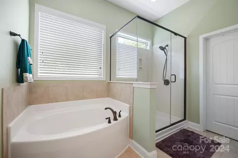Bath - 3406 Streamside Dr, Davidson, NC 28036 photo 1 of 1