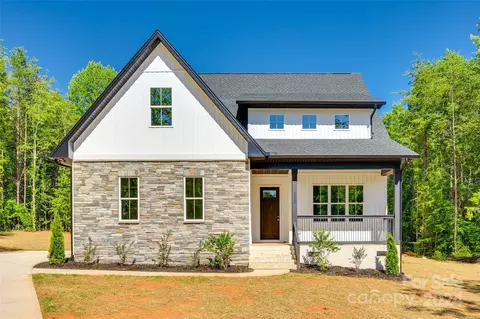2620 Moon Creek Ln, Clover, SC 29710
