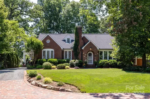 2022 Chambwood Dr, Charlotte, NC 28205
