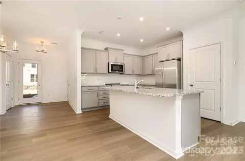 1816 Saint Louis Aly, Concord, NC 28027
