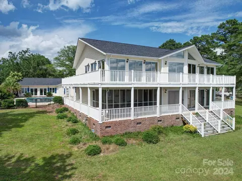 2439 Singleton Pt, Liberty Hill, SC 29074