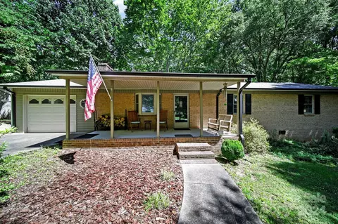1511 Easy St, Belmont, NC 28012