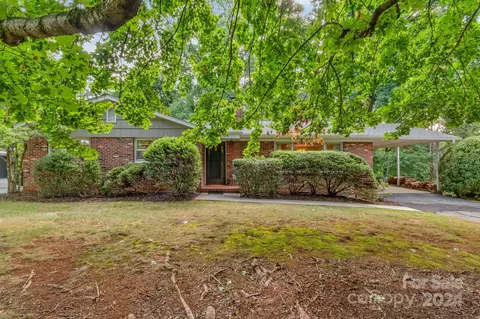 15 Zephyr Dr, Asheville, NC 28806