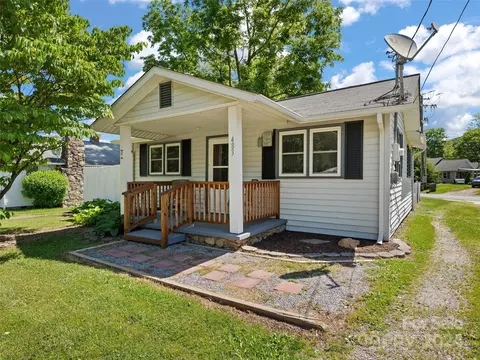 483 Allens Creek Rd, Waynesville, NC 28786