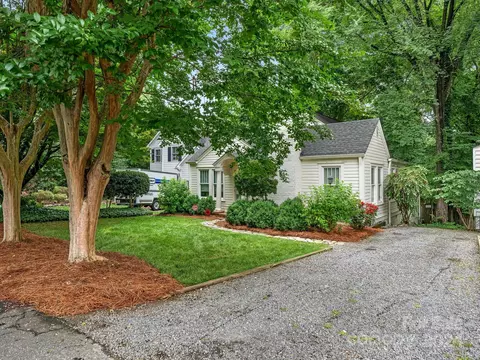 2104 Brandon Cir, Charlotte, NC 28211