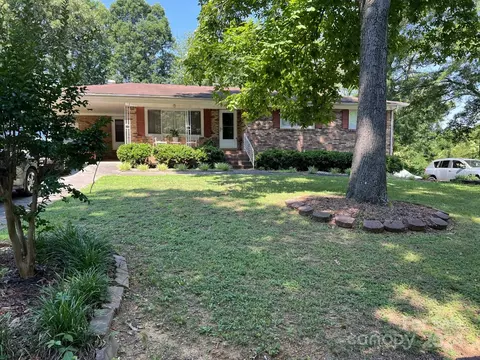 621 Marion St, Badin, NC 28009