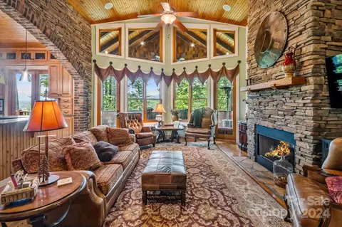 39 Elms Rst, Cullowhee, NC 28723 photo 4