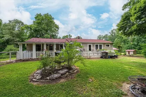5102 Foreman St, Morganton, NC 28655