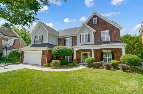 8409 River Walk Ct, Waxhaw, NC 28173