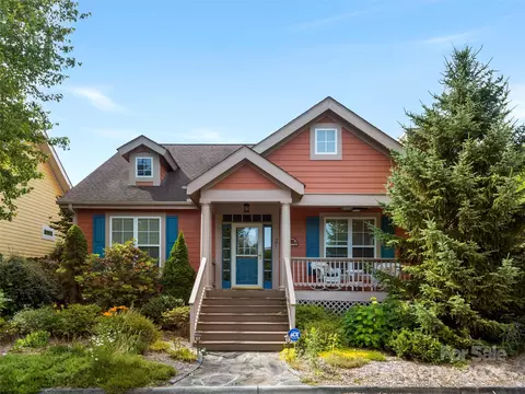 27 S Inglenook Ln, Flat Rock, NC 28731