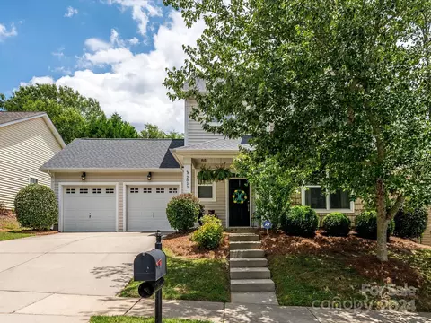 2022 Sugarbush Dr, Charlotte, NC 28214