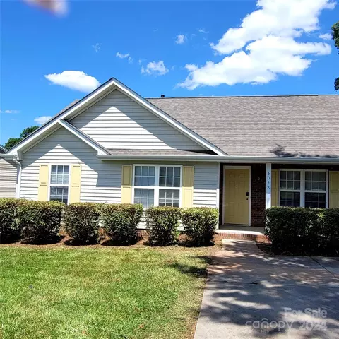 5028 Cross St, Charlotte, NC 28269