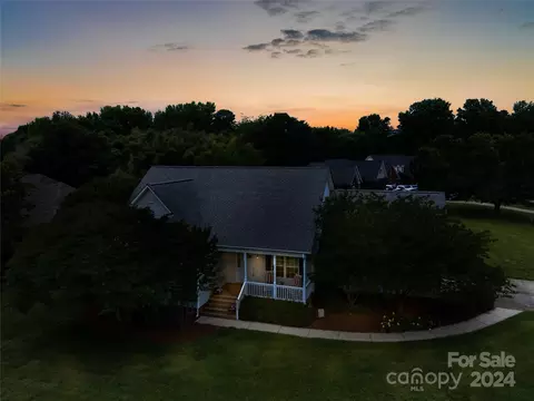 8253 Pine Lake Rd, Denver, NC 28037 photo 3