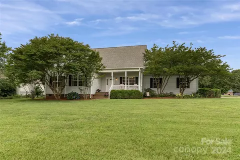 8253 Pine Lake Rd, Denver, NC 28037 photo 2