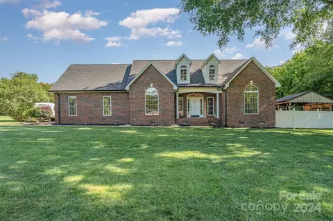 114 Jim Ln, Statesville, NC 28625